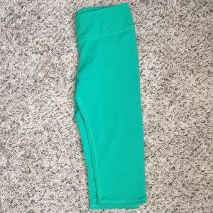 Fabletics Capri Leggings TEAL
